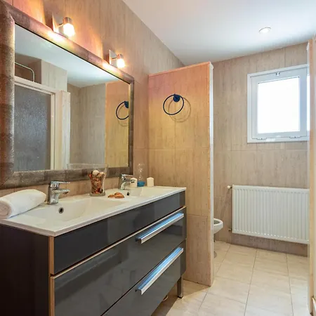 Holiday home Casa Con Piscina Privada, Jardin, Bbq, Wifi, Garaje Y Cerca De La Playa - Es-89-90